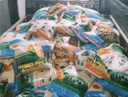 100 Karung Beras Ilegal Malaysia Disita